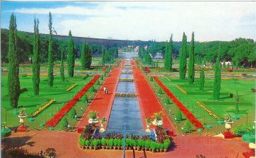 Family Getaway 4 Days Mysore with Ooty Hill Stations Holiday Package