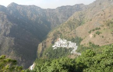 Heart-warming 3 Days 2 Nights Veshnodevi Tour Package