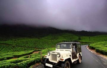 Family Getaway 7 Days 6 Nights Munnar, Thekkady, Alleppey and Kovalam Vacation Package