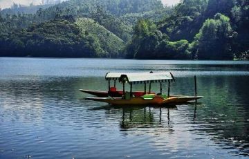 Family Getaway 7 Days 6 Nights Munnar, Thekkady, Alleppey and Kovalam Vacation Package