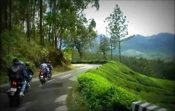 Family Getaway 7 Days 6 Nights Munnar, Thekkady, Alleppey and Kovalam Vacation Package