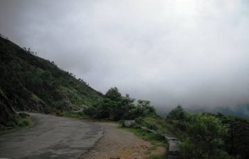 Family Getaway 7 Days 6 Nights Munnar, Thekkady, Alleppey and Kovalam Vacation Package