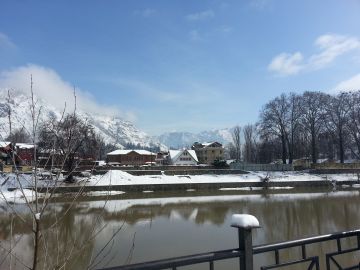 Beautiful 5 Days Srinagar Jammu And Kashmir to Dallake Hill Stations Holiday Package