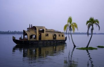 Beautiful 8 Days 7 Nights Munnar, Cochin, Thekkady and Alleppey Tour Package