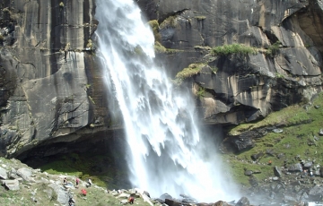 Beautiful 3 Days 2 Nights LAMADUGH Waterfall Holiday Package