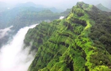 Heart-warming Mahabaleshwar Weekend Getaways Tour Package for 2 Days 1 Night