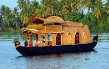 Experience 4 Days 3 Nights Munnar and Alappuzha Friends Tour Package