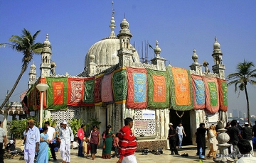 Beautiful 3 Days 2 Nights Mumbai Religious Tour Package