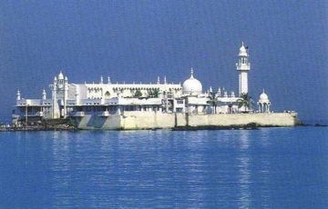 Beautiful Mumbai Religious Tour Package for 3 Days 2 Nights