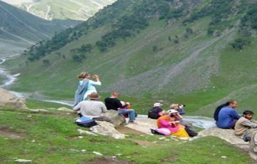 Ecstatic 4 Days Manali Weekend Getaways Holiday Package