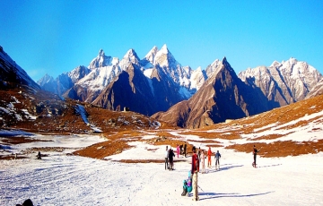 Experience Manali Hill Stations Tour Package for 4 Days from Delhi