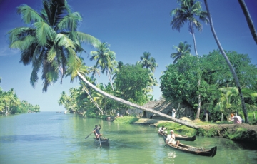 MunnarThekkadyAlleppeyKovalamKanyakumari Hill Stations Tour Package from Cochin