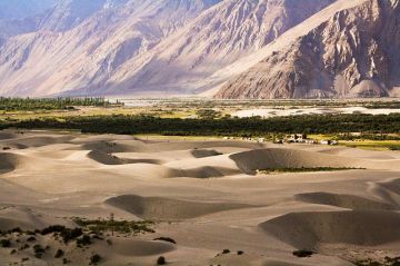 7 Days 6 Nights 1N Pangong Wildlife Trip Package