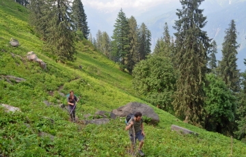Beautiful Lamadugh Trek Tour Package from Manali