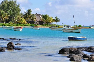 Ecstatic 5 Days Delhi to Mauritius 4N Luxury Tour Package