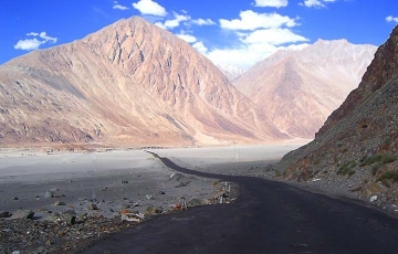 Amazing 2 Days Leh-Ladakh Weekend Getaways Tour Package