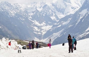 Experience KULLU MANALI MANAIKARAN Hill Stations Tour Package for 5 Days from Delhi