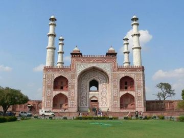 Best 2 Days 1 Night Delhi and Agra Trip Package