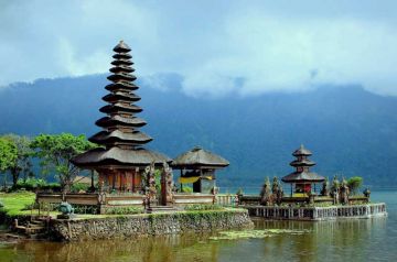 Experience 4 Days Across India to Bali Honeymoon Holiday Package