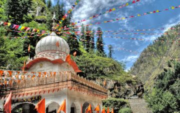 Magical 5 Days 4 Nights Manikaran Honeymoon Holiday Package