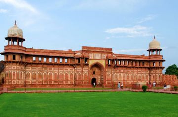 Heart-warming 3 Days 2 Nights Delhi with Agra Vacation Package