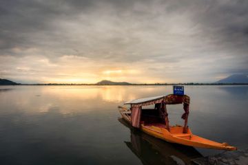 5 Days 4 Nights Srinagar, Pahalgaum and Gulmerg Hill Stations Trip Package