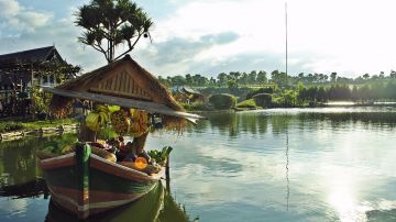 Heart-warming 8 Days 7 Nights Singapore and Bali Honeymoon Trip Package