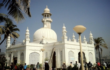 Best 3 Days 2 Nights Mumbai Religious Trip Package