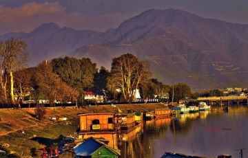 Ecstatic 4 Days 3 Nights Srinagar and Gulmarg Trip Package