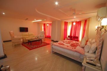 Ecstatic Udaipur Offbeat Tour Package for 4 Days 3 Nights