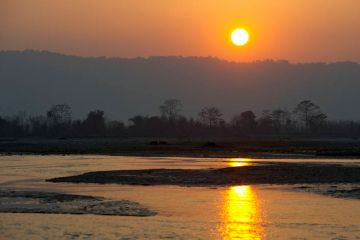 Family Getaway 6 Days Kathmandu to Chitwan National Park Honeymoon Tour Package