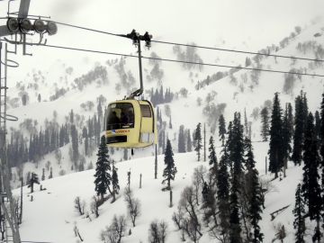 7 Days Jammu, Vaishno Devi, Patnitop with Pahalgam Honeymoon Holiday Package