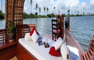 Amazing 3 Days 2 Nights Thekkady Hill Stations Trip Package