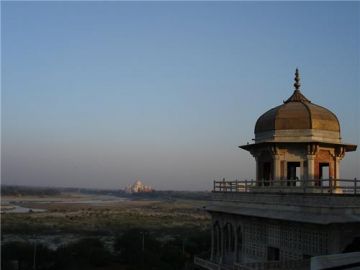 Pleasurable 5 Days Delhi to Agra Weekend Getaways Tour Package