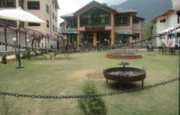 Beautiful 4 Days Srinagar to Pahalgam Family Trip Package