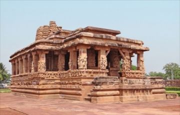 Ecstatic 5 Days 4 Nights Chitradurga, Hassan, Hospet and Hubli Holiday Package