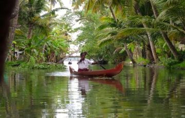 Pleasurable 4 Days 3 Nights Munnar, Cochi and Alleppey Trip Package