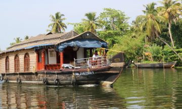 4 Days 3 Nights Kochi to Kumarakom Wildlife Trip Package