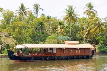 Heart-warming 5 Days Kochi Honeymoon Tour Package