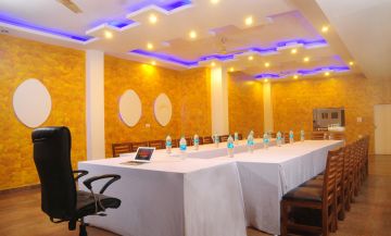 Experience 2 Days 1 Night Delhi Lake Vacation Package