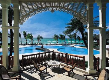 Heart-warming 7 Days 6 Nights Mauritius Offbeat Holiday Package