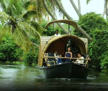 2 Days 1 Night Kochi to Alleppey Honeymoon Trip Package