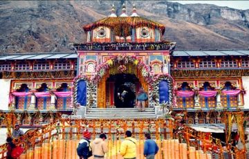 Family Getaway Chardham Tour Package for 10 Days 9 Nights