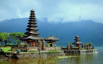 6 Days Denpasar City, Batubulan Village, Celuk Village with Tanah Lot Temple Romantic Trip Package