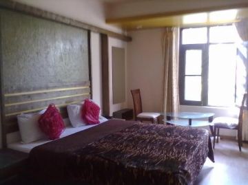 2 Days 1 Night Srinagar to Pahalgam Romantic Trip Package