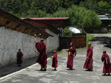 8 Days Thimphu, Paro, Punakha with Phuentsholing Hill Stations Trip Package