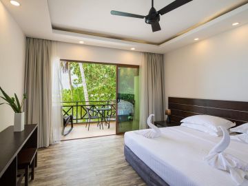 4 Days 3 Nights Thulusdhoo Water Activities Tour Package