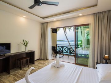 4 Days 3 Nights Thulusdhoo Water Activities Tour Package