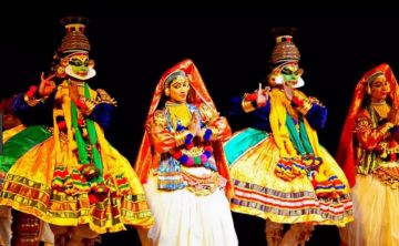 6 Days 5 Nights Munnar, Thekkady, Alleppey and Cochin Friends Holiday Package