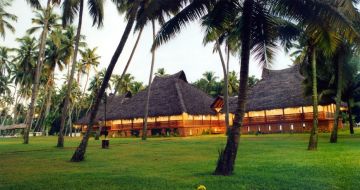 Experience 4 Days 3 Nights Mararikulam Holiday Package